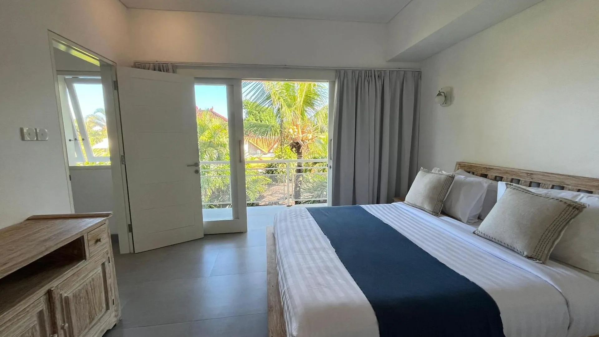 Prada Living Private Villas Seminyak - 2&3Br